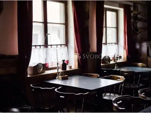 Prodej ubytování, Červená Lhota, 1220 m2