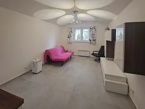 Pronájem bytu 1+kk, Praha - Břevnov, Šlikova, 23 m2