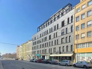 Pronájem kanceláře, Praha - Vysočany, Sokolovská, 184 m2