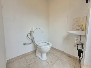 Pronájem obchodního prostoru, Holubice, 22 m2