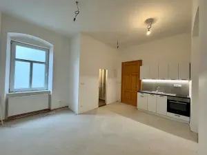 Prodej bytu 1+kk, Příbram, náměstí J. A. Alise, 21 m2