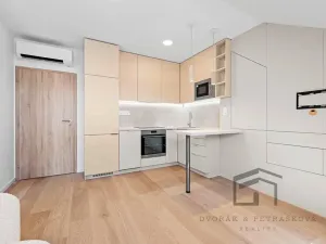 Pronájem bytu 2+kk, Praha - Nusle, U křížku, 36 m2
