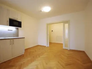 Pronájem bytu 2+kk, Praha - Staré Město, Kozí, 38 m2