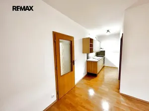 Prodej bytu 2+kk, Vestec, Ve Stromkách, 47 m2