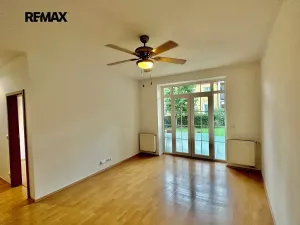 Prodej bytu 2+kk, Vestec, Ve Stromkách, 47 m2