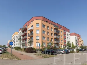 Pronájem bytu 1+kk, Praha - Černý Most, Rudolfa Holeky, 51 m2
