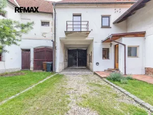 Pronájem skladu, Praha - Velká Chuchle, náměstí Chuchelských bojovníků, 85 m2