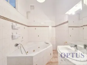 Pronájem bytu 2+1, Praha - Hradčany, Na valech, 78 m2