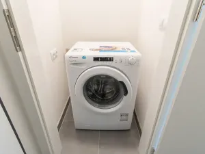 Pronájem bytu 2+kk, Praha - Karlín, Nekvasilova, 67 m2