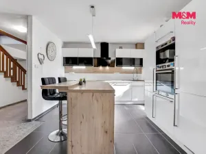 Prodej rodinného domu, Neumětely, V Chaloupkách, 210 m2