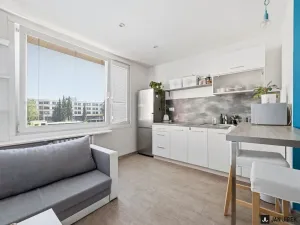 Pronájem bytu 2+kk, Hradec Králové - Třebeš, Urxova, 36 m2