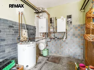 Prodej vícegeneračního domu, Praha - Pitkovice, Žampiónová, 200 m2