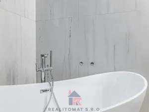 Pronájem vily, Praha - Komořany, Pod lesem, 770 m2