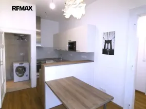 Pronájem bytu 2+kk, Praha - Smíchov, Staropramenná, 40 m2