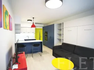 Pronájem bytu 1+kk, Praha - Karlín, Sokolovská, 31 m2