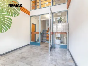 Prodej bytu 2+kk, Praha - Břevnov, Na Petřinách, 41 m2