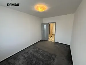 Pronájem bytu 2+kk, Praha - Kamýk, Smotlachova, 44 m2