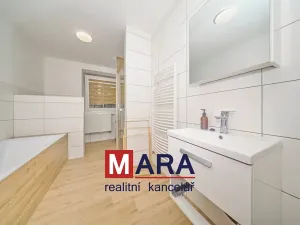 Prodej bytu 4+kk, Mikulovice, Hlavní, 109 m2
