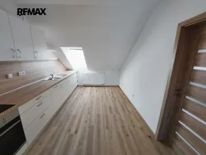 Pronájem bytu 3+kk, Komořany, 96 m2