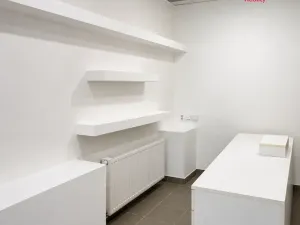 Pronájem obchodního prostoru, Pardubice - Zelené Předměstí, Smilova, 63 m2