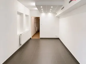 Pronájem obchodního prostoru, Pardubice - Zelené Předměstí, Smilova, 63 m2