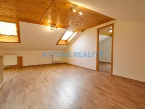 Pronájem bytu 2+kk, Praha - Satalice, Bošínská, 65 m2