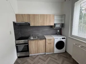 Pronájem bytu 1+1, Zlín, Větrná, 36 m2