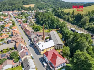 Prodej výrobních prostor, Kolinec, 2640 m2
