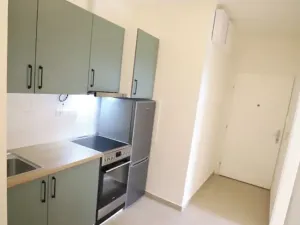 Pronájem bytu 1+kk, Praha - Vršovice, Slovinská, 28 m2