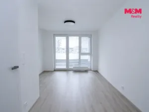 Pronájem bytu 2+kk, Praha - Vysočany, Pod Harfou, 42 m2