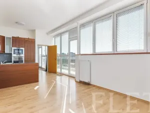 Pronájem bytu 2+kk, Praha - Strašnice, V Rybníčkách, 47 m2