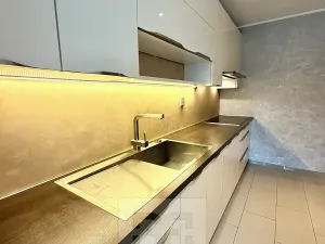 Prodej bytu 3+1, Praha - Modřany, Levského, 78 m2