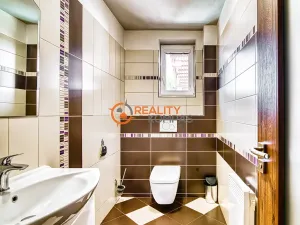 Prodej rodinného domu, Hovorany, 220 m2