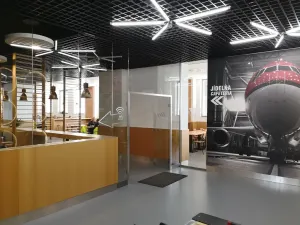 Pronájem obchodního prostoru, Praha - Ruzyně, Aviatická, 200 m2