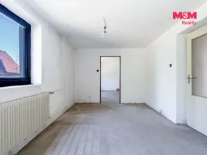 Prodej rodinného domu, Chvaletice, Budovatelů, 180 m2