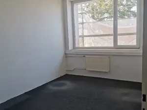 Pronájem obchodního prostoru, Hradec Králové, Vážní, 17 m2