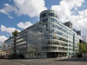 Pronájem kanceláře, Praha - Smíchov, Plzeňská, 375 m2