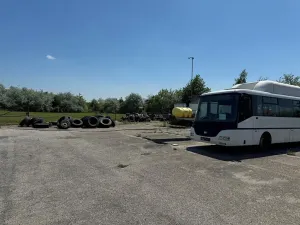 Pronájem komerčního pozemku, Holubice, 4000 m2