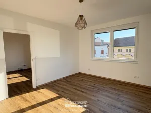 Pronájem bytu 2+kk, Hranice - Hranice I-Město, Pernštejnské náměstí, 53 m2