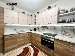 Prodej bytu 3+1, Praha - Prosek, Veltruská, 58 m2