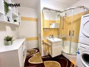 Prodej bytu 3+1, Praha - Prosek, Veltruská, 58 m2