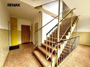 Prodej bytu 3+1, Praha - Prosek, Veltruská, 58 m2