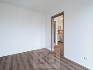 Pronájem bytu 2+kk, Praha - Černý Most, Arnošta Valenty, 41 m2