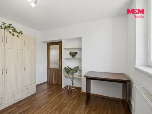 Prodej bytu 3+1, Kněževes, Štrosova, 55 m2