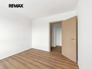 Prodej bytu 2+kk, Praha - Černý Most, Arnošta Valenty, 49 m2