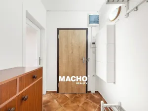 Prodej bytu 3+1, Praha - Modřany, Pirinská, 73 m2