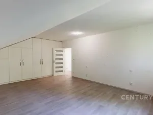 Prodej rodinného domu, Ivaň, 319 m2