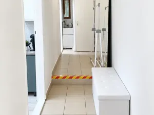 Pronájem obchodního prostoru, Praha - Žižkov, Husinecká, 18 m2
