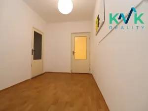 Prodej bytu 3+1, Karlovy Vary, Konečná, 82 m2