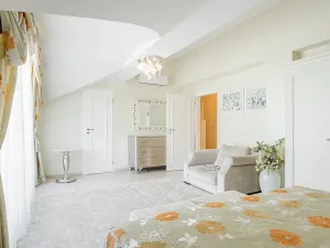 Prodej bytu 3+kk, Karlovy Vary, Zámecký vrch, 108 m2
